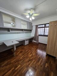 Blk 578 Hougang Avenue 4 (Hougang), HDB Executive #568190701